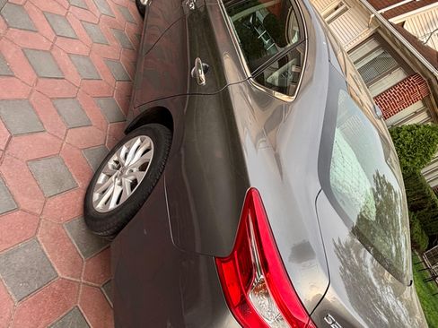 Used 2019 Nissan Sentra SV FWD image 2