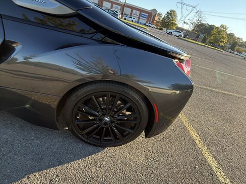 Used 2019 BMW i8 Roadster image 14