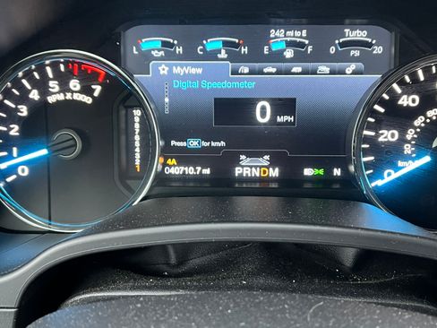 Used 2018 Ford F150 Platinum w/ Equipment Group 701A Luxury image 2