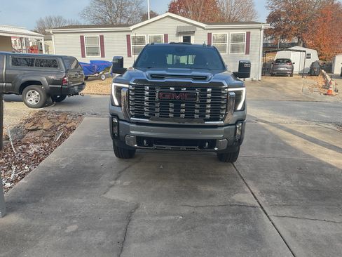 Used 2024 GMC Sierra 3500 Denali w/ Denali Reserve Package image 5
