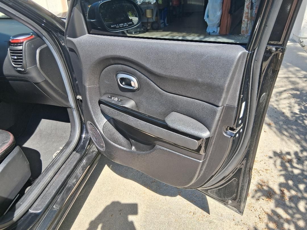 Used 2016 Kia Soul + w/ Tarmac Special Edition FWD image 6