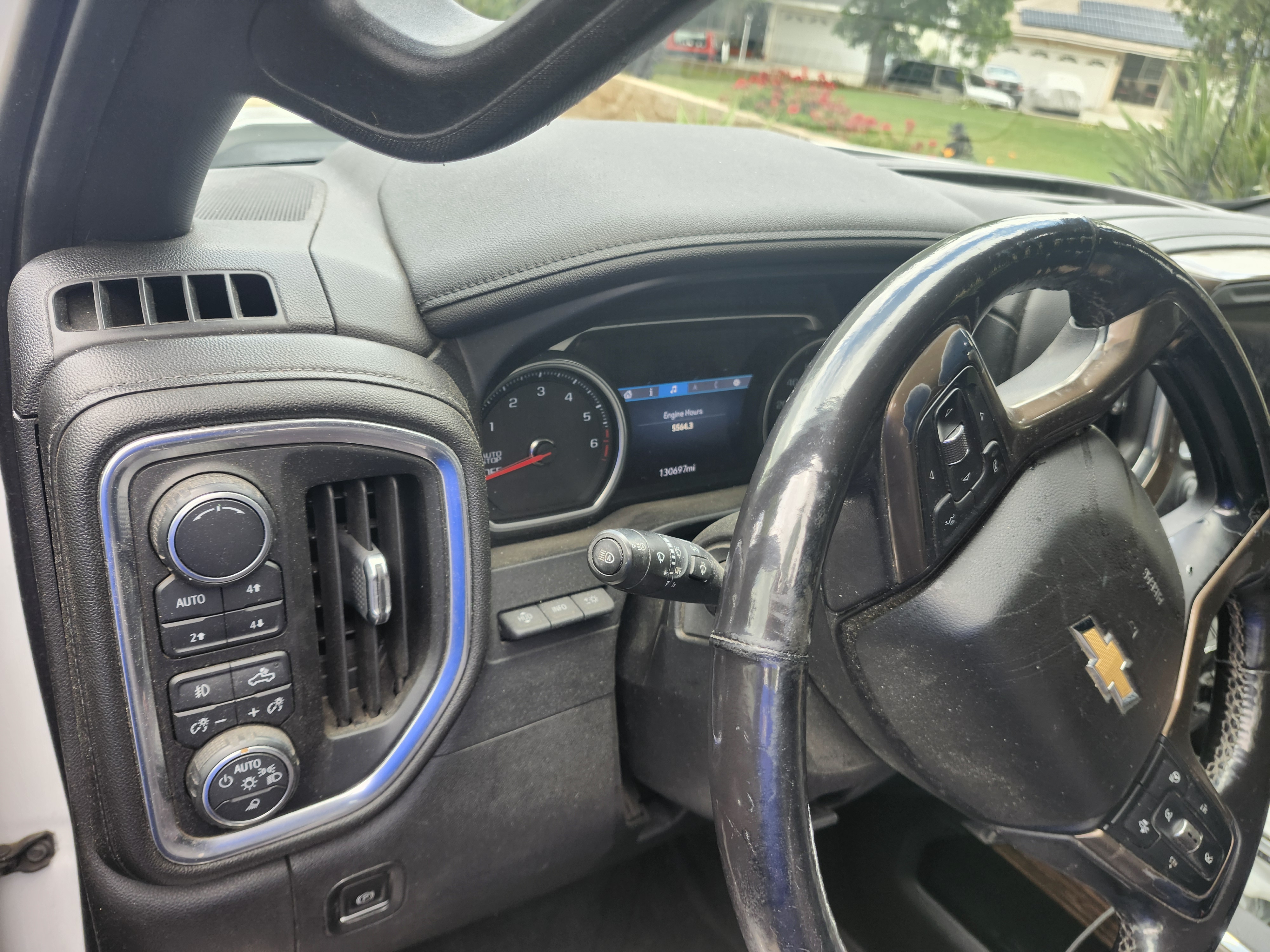 Used 2019 Chevrolet Silverado 1500 High Country w/ Technology Package AWD/4WD image 8