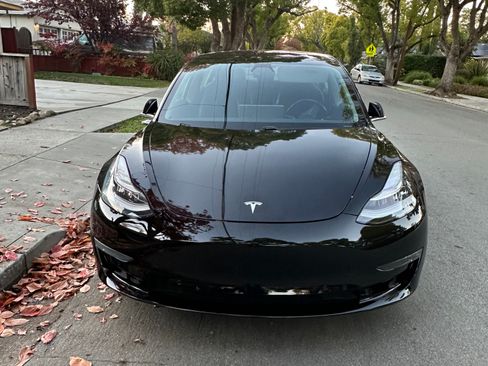 Used 2018 Tesla Model 3 Mid Range image 5