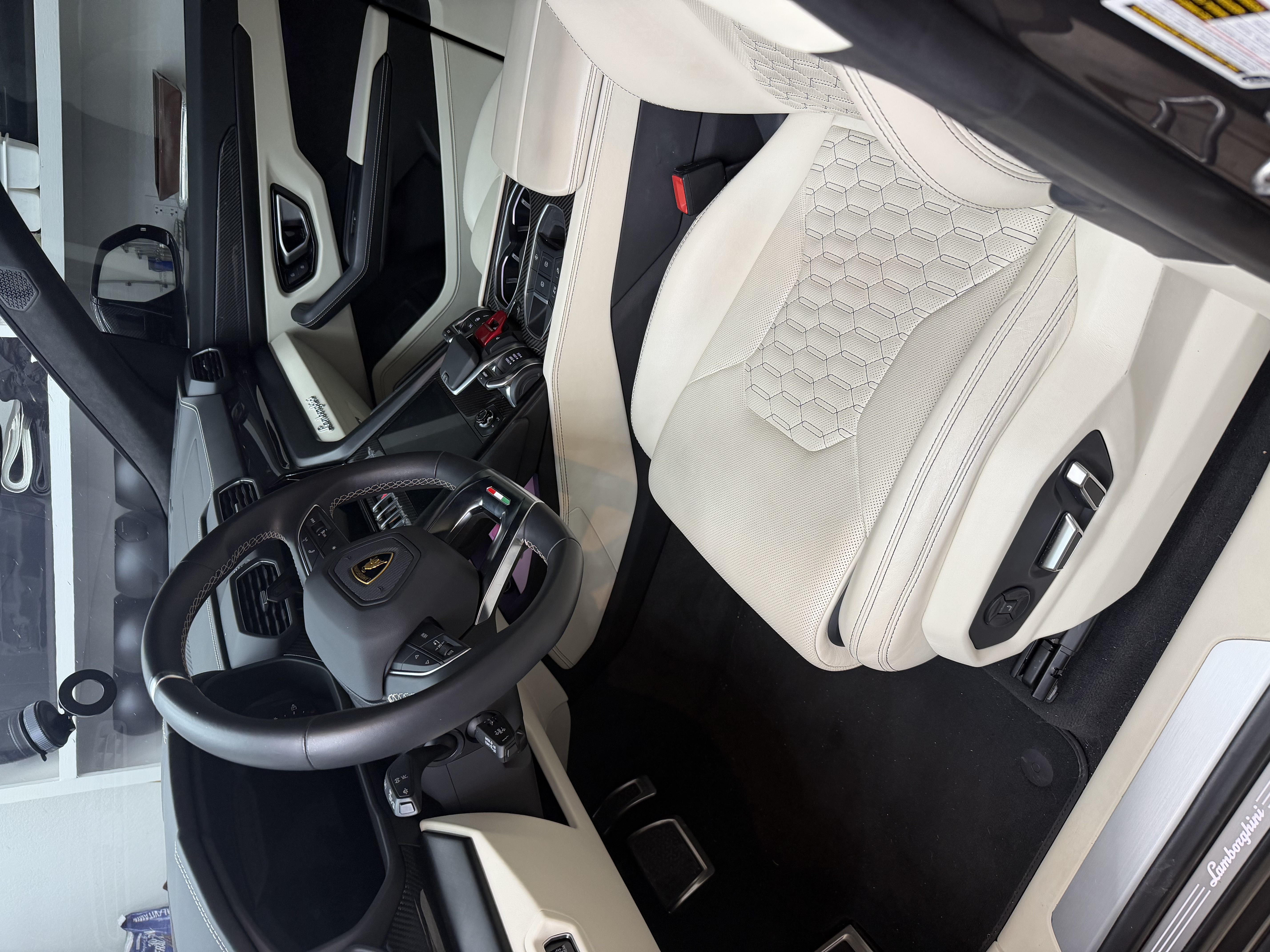 Used 2022 Lamborghini Urus AWD/4WD image 4
