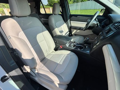 Used 2018 Ford Explorer FWD image 15