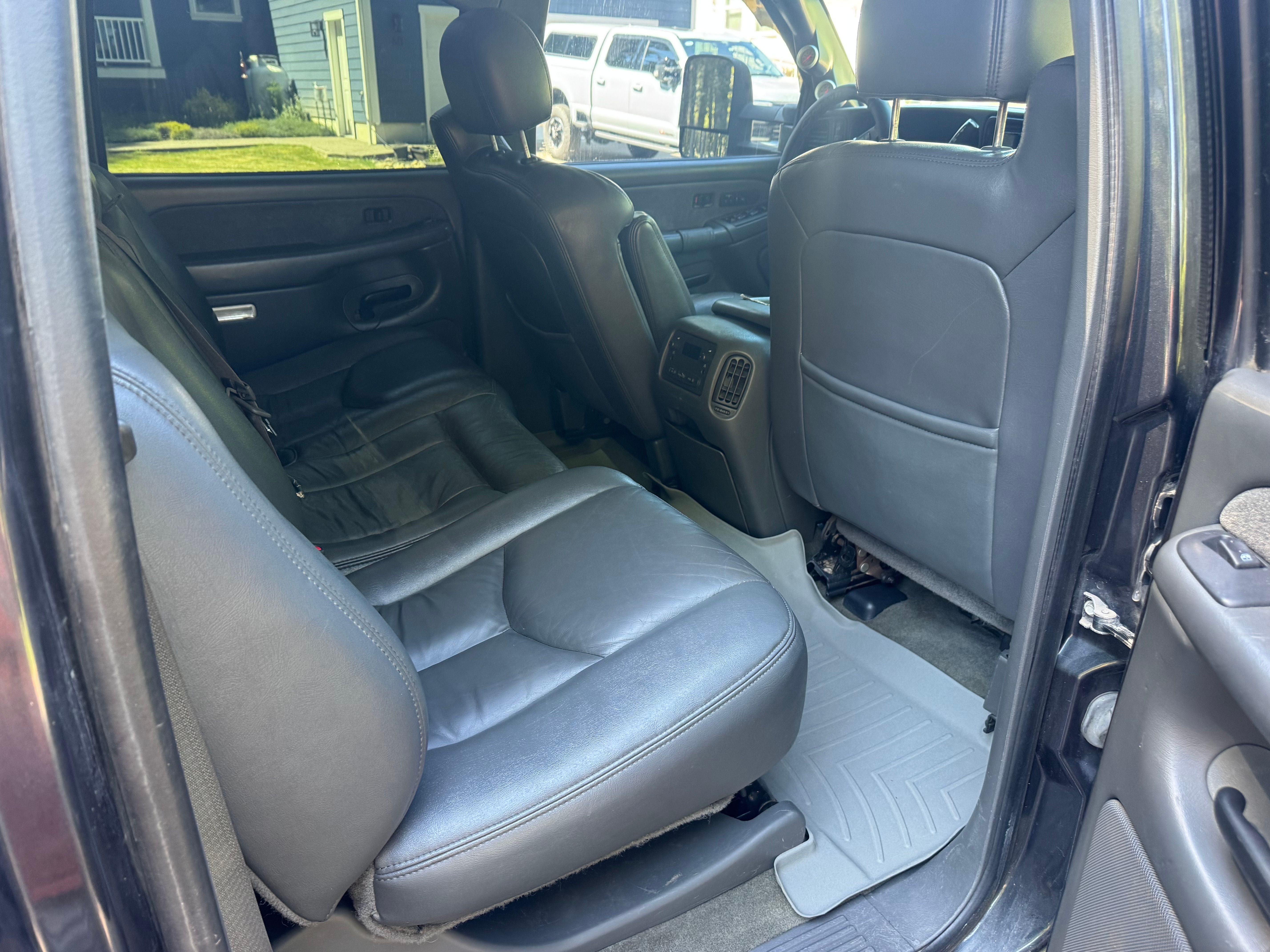 Used 2003 Chevrolet Silverado 2500 LT AWD/4WD image 4