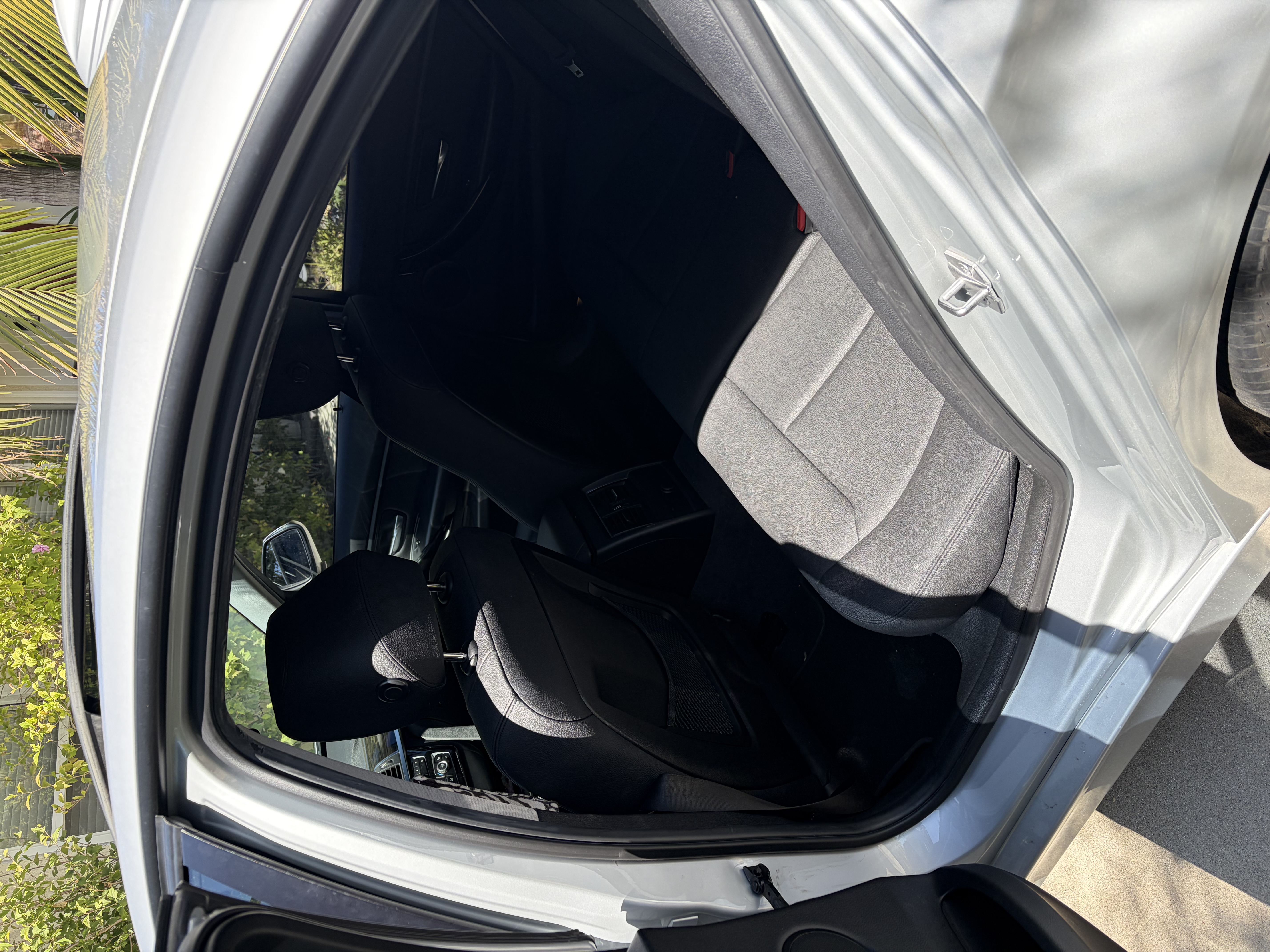 Used 2018 BMW 320i Sedan RWD image 10