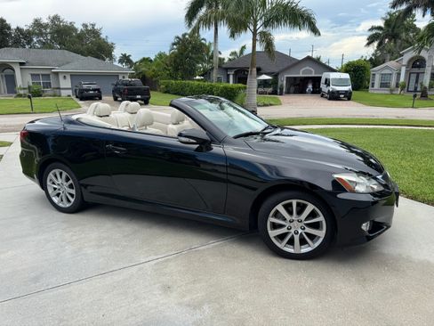 Used 2010 Lexus IS 250C w/ Luxury Pkg RWD image 1