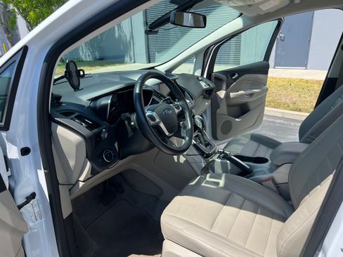 Used 2014 Ford C-MAX Energi SEL w/ Equipment Group 301A FWD image 11