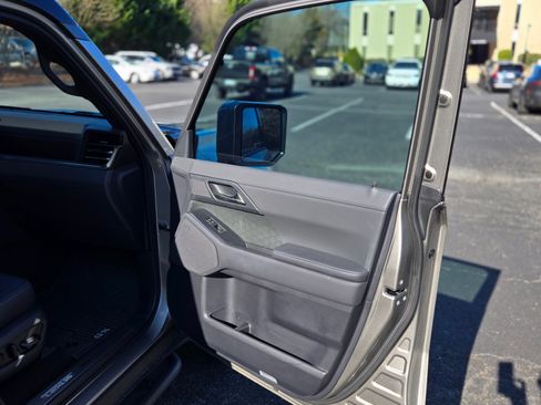 Used 2024 Lexus GX 550 image 16