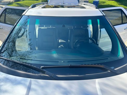 Used 2013 Ford Explorer XLT image 2