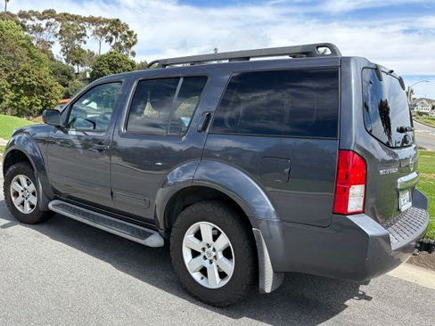 Used 2012 Nissan Pathfinder SV RWD image 6