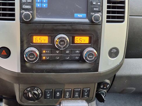 Used 2017 Nissan Frontier PRO-4X image 12