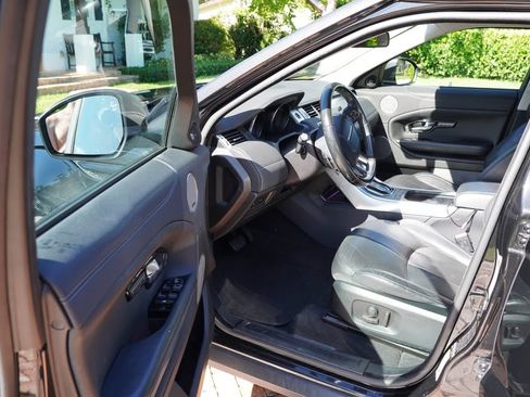 Used 2016 Land Rover Range Rover Evoque SE Premium image 9