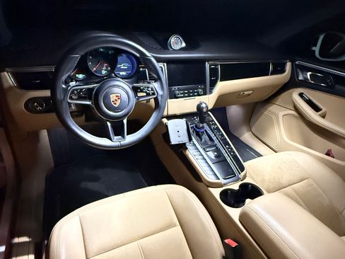 Used 2017 Porsche Macan AWD/4WD image 9
