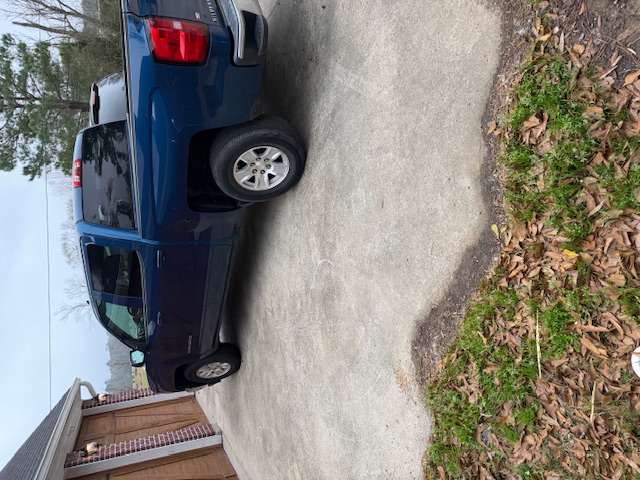 Used 2017 Chevrolet Silverado 1500 LT w/ LT Convenience Package RWD image 4