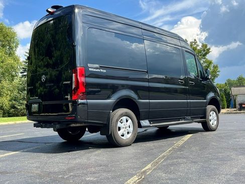 Used 2023 Mercedes-Benz Sprinter 2500 image 4
