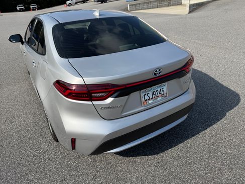 Used 2022 Toyota Corolla LE FWD image 9