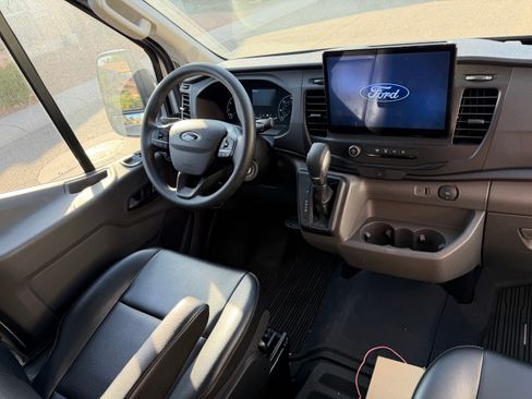 Used 2024 Ford Transit 250 Medium Roof w/LWB Van 3D image 6