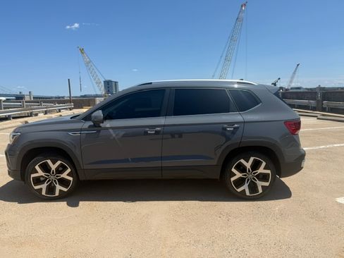 Used 2023 Volkswagen Taos SEL AWD/4WD image 1