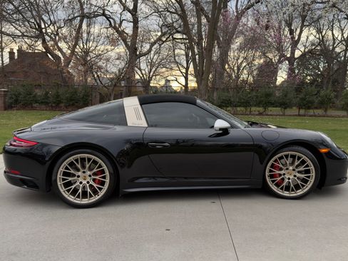 Used 2019 Porsche 911 Targa 4 GTS image 12