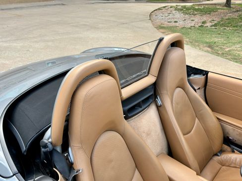 Used 2006 Porsche Boxster RWD image 19