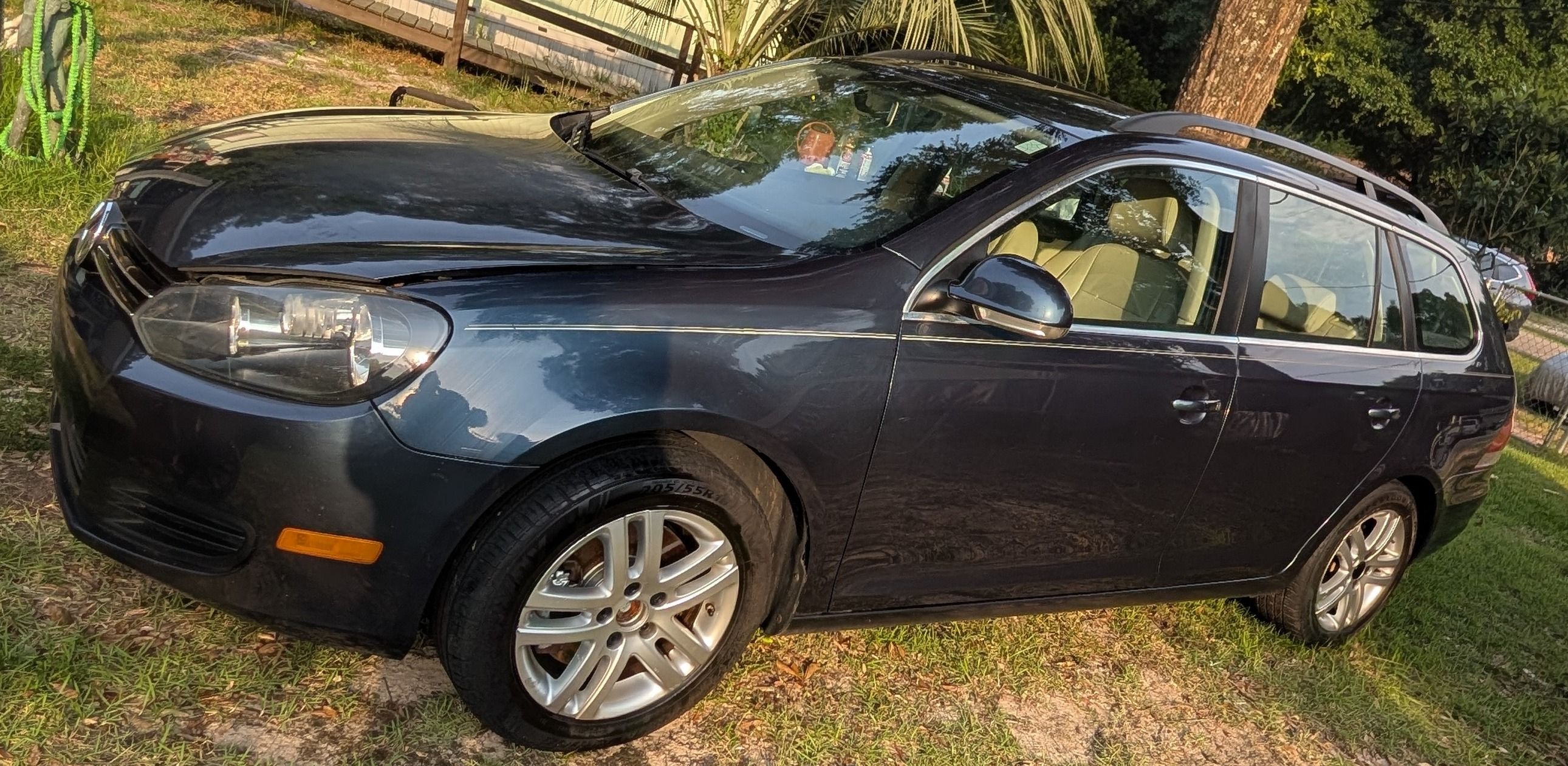 Used 2010 Volkswagen Jetta TDI FWD image 1
