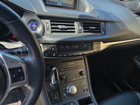 Used 2013 Lexus CT 200h w/ F Sport Pkg w/Nuluxe Trim image 8