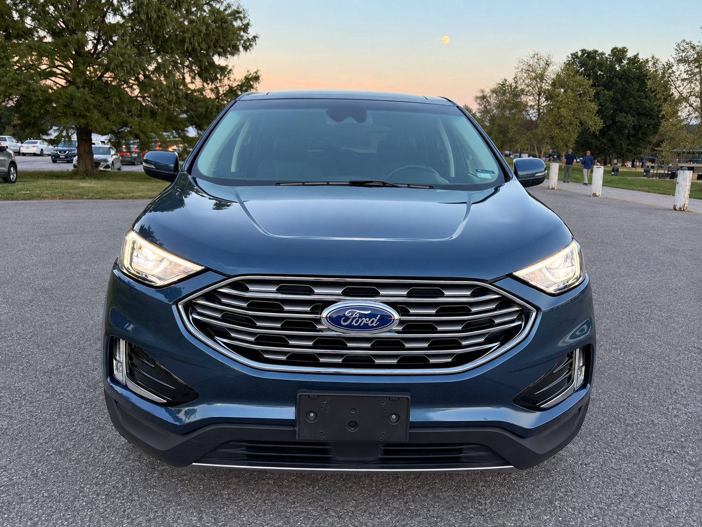 Used 2019 Ford Edge Titanium w/ Cold Weather Package FWD image 2