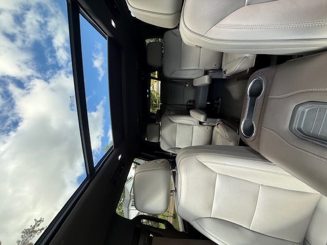 Used 2022 GMC Yukon XL SLT w/ SLT Premium Package AWD/4WD image 12