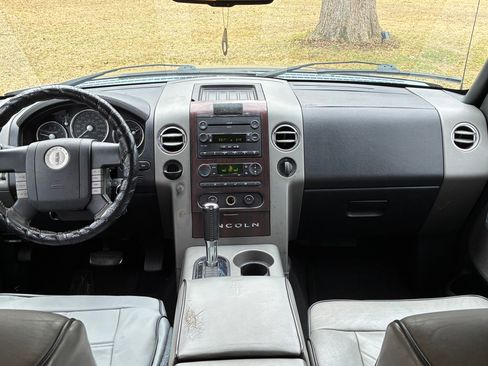 Used 2006 Lincoln Mark LT 2WD image 11