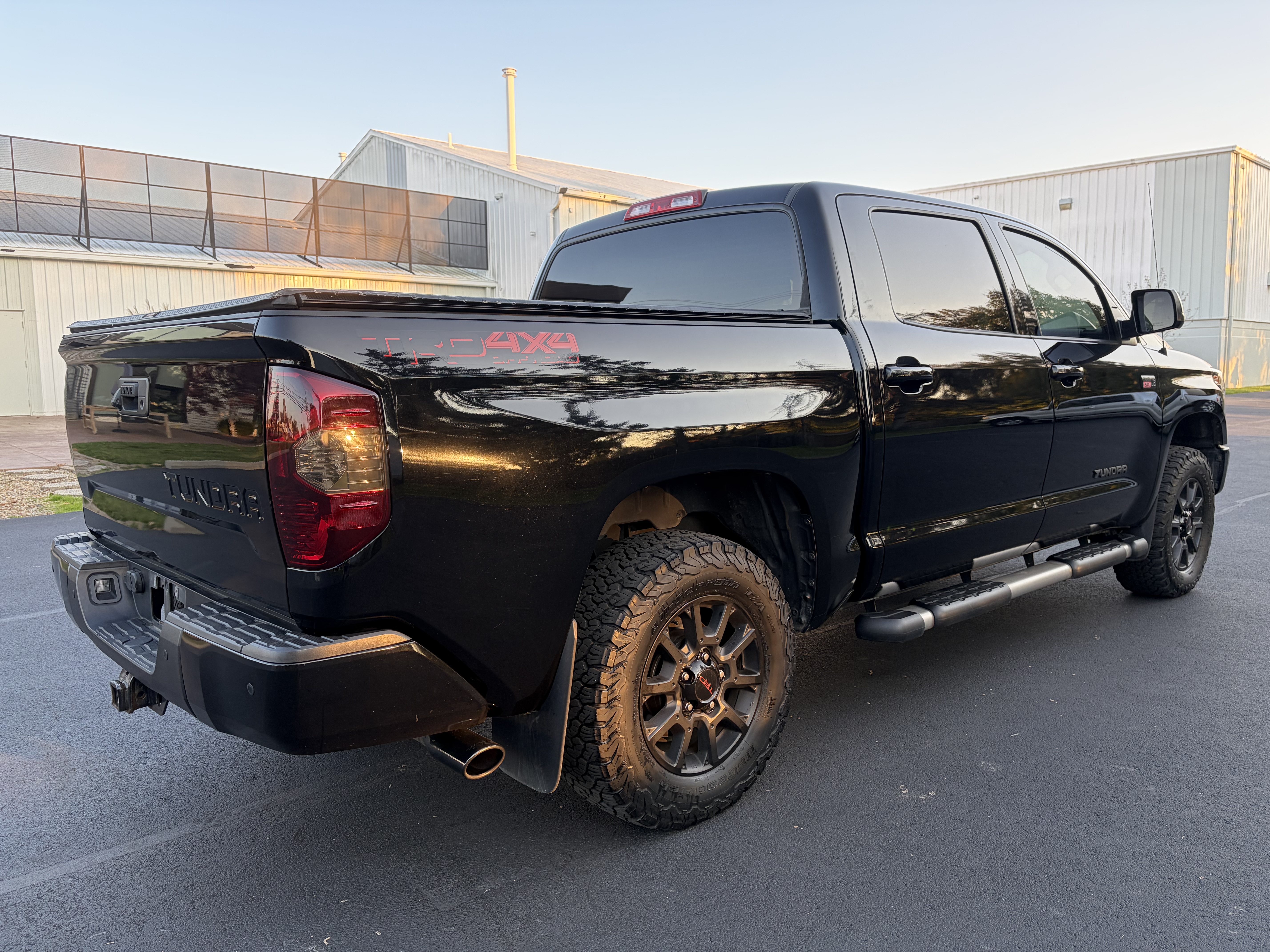 Used 2019 Toyota Tundra Limited w/ Limited Premium Package AWD/4WD image 8