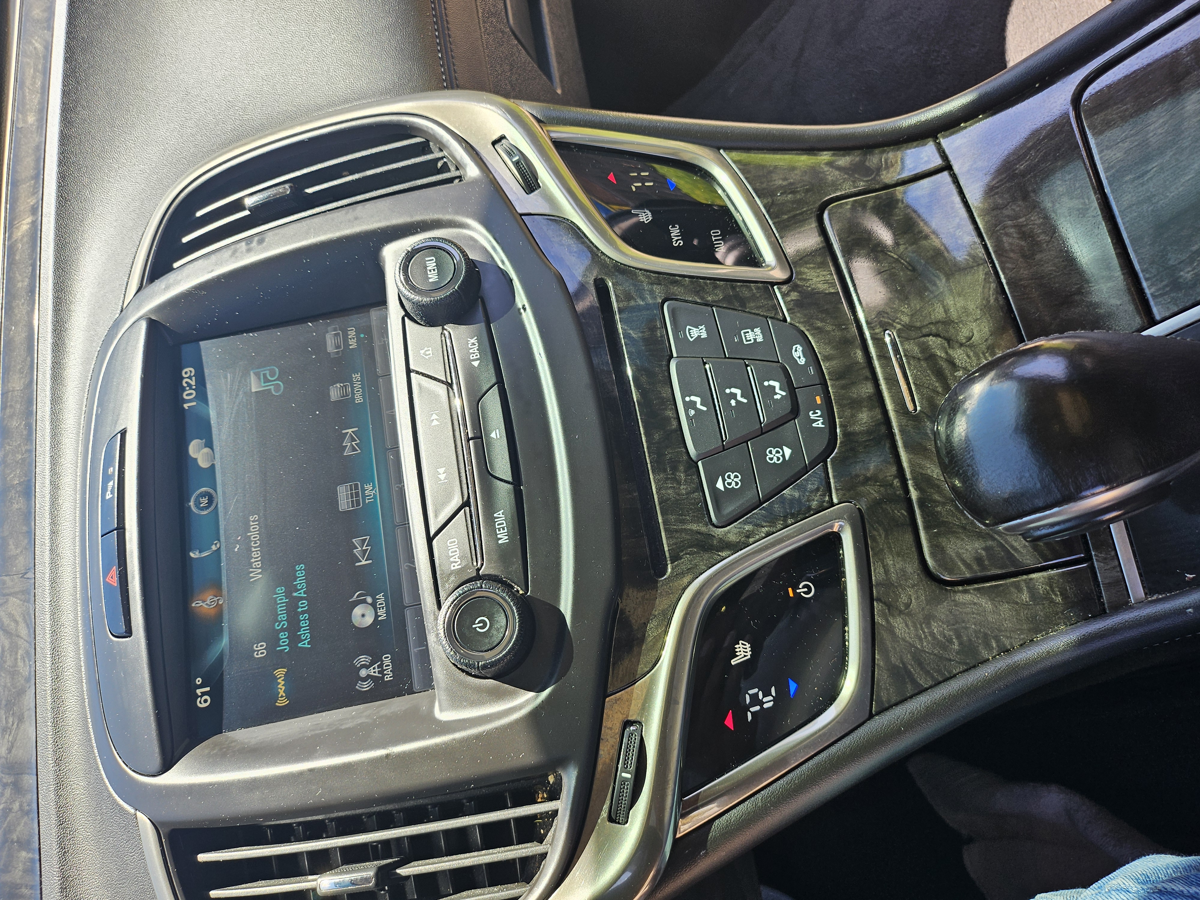 Used 2016 Buick LaCrosse Leather FWD image 4