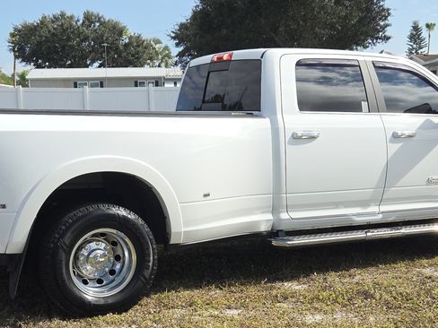 Used 2022 RAM 3500 Limited image 2