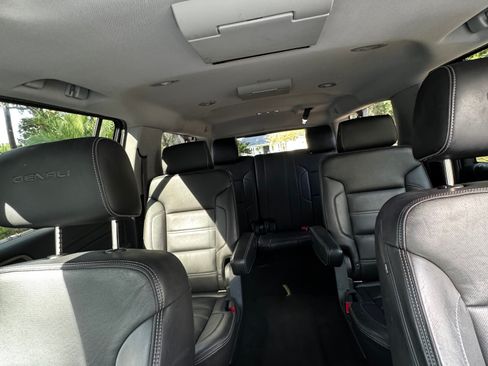 Used 2018 GMC Yukon XL Denali w/ Denali Ultimate Package RWD image 15