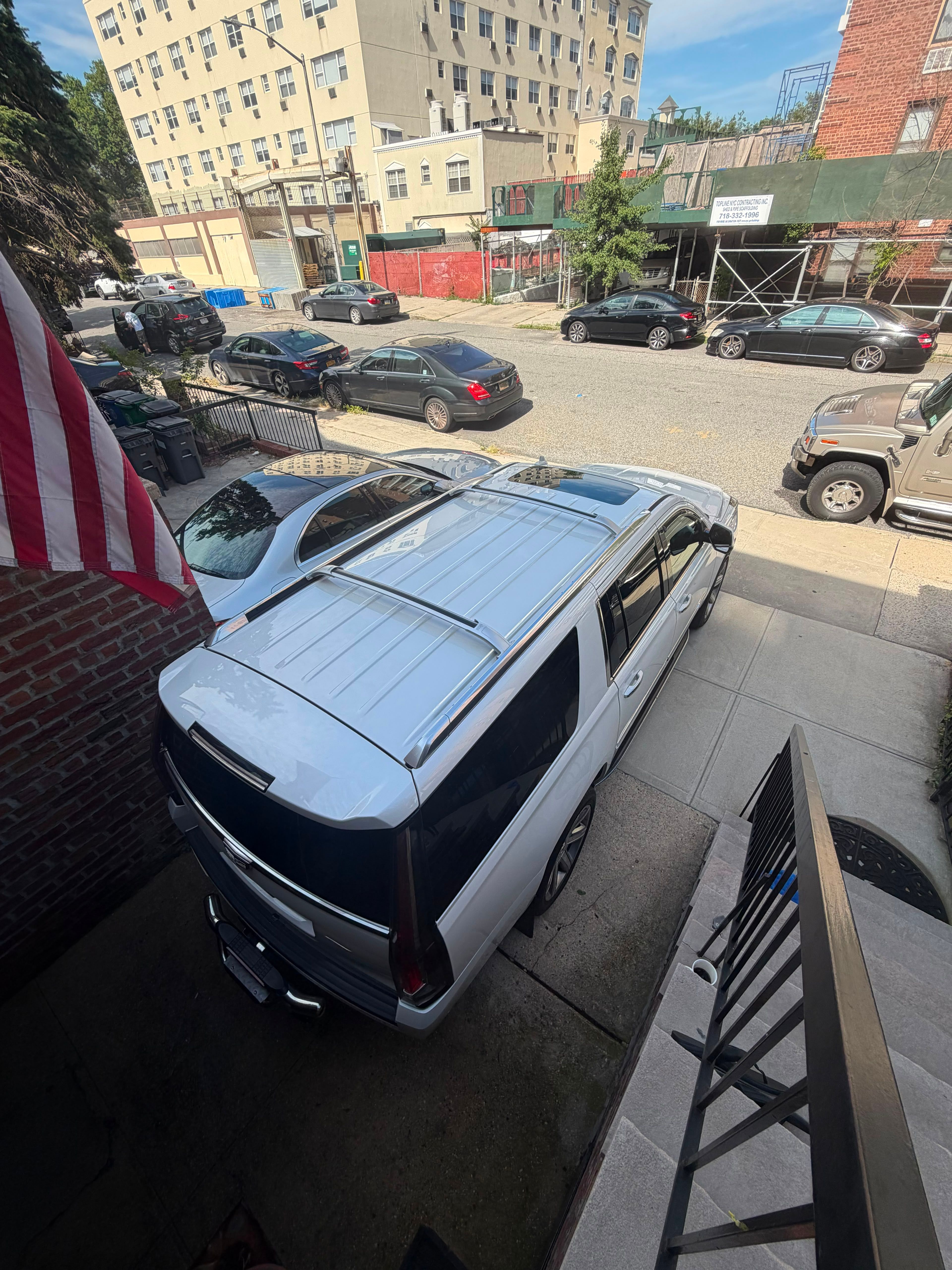 Used 2017 Cadillac Escalade ESV Luxury AWD/4WD image 9