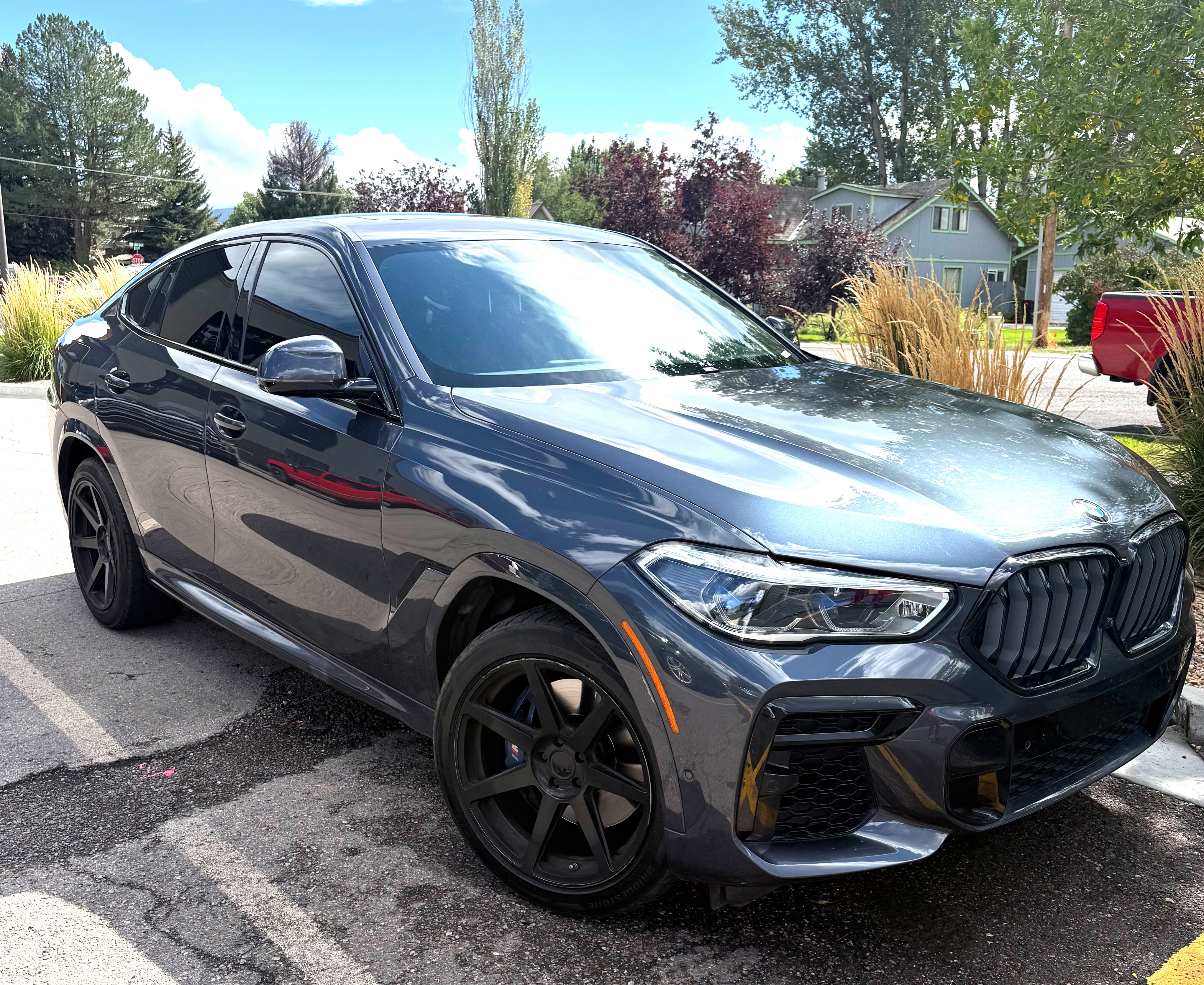 Used 2022 BMW X6 xDrive40i w/ Executive Package AWD/4WD image 2