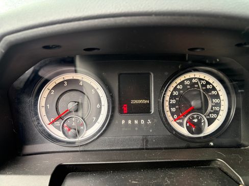 Used 2014 RAM 2500 Tradesman w/ Chrome Appearance Group image 8