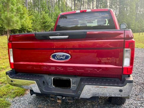 Used 2017 Ford F250 XLT w/ XLT Premium Package AWD/4WD image 9