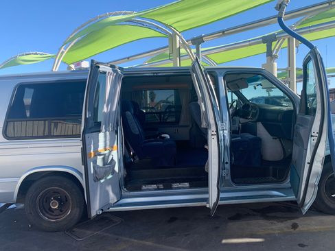 Used 1999 Ford E-150 and Econoline 150 image 28