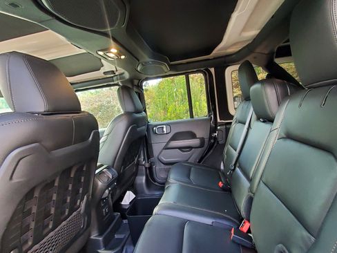 Used 2023 Jeep Wrangler Unlimited Rubicon 392 image 10