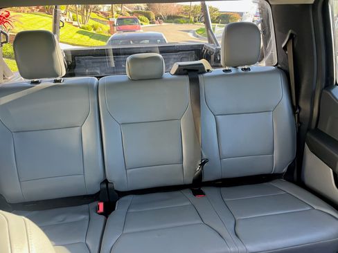 Used 2022 Ford F150 Lightning Pro image 6