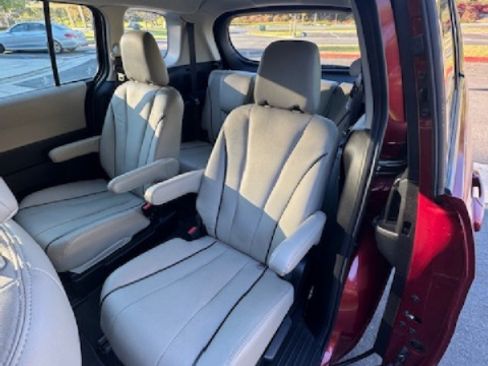 Used 2015 MAZDA MAZDA5 Sport image 8