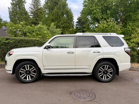 Used 2014 Toyota 4Runner Limited AWD/4WD image 4