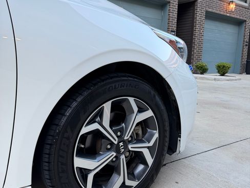 Used 2020 Kia Forte LXS FWD image 5