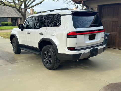 Used 2025 Lexus GX 550 image 5