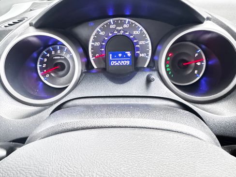 Used 2010 Honda Fit image 9