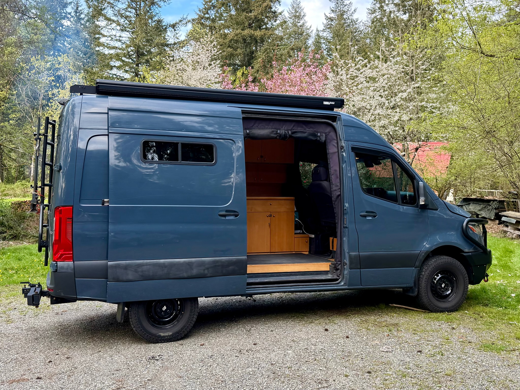 Used 2019 Mercedes-Benz Sprinter 144 image 1