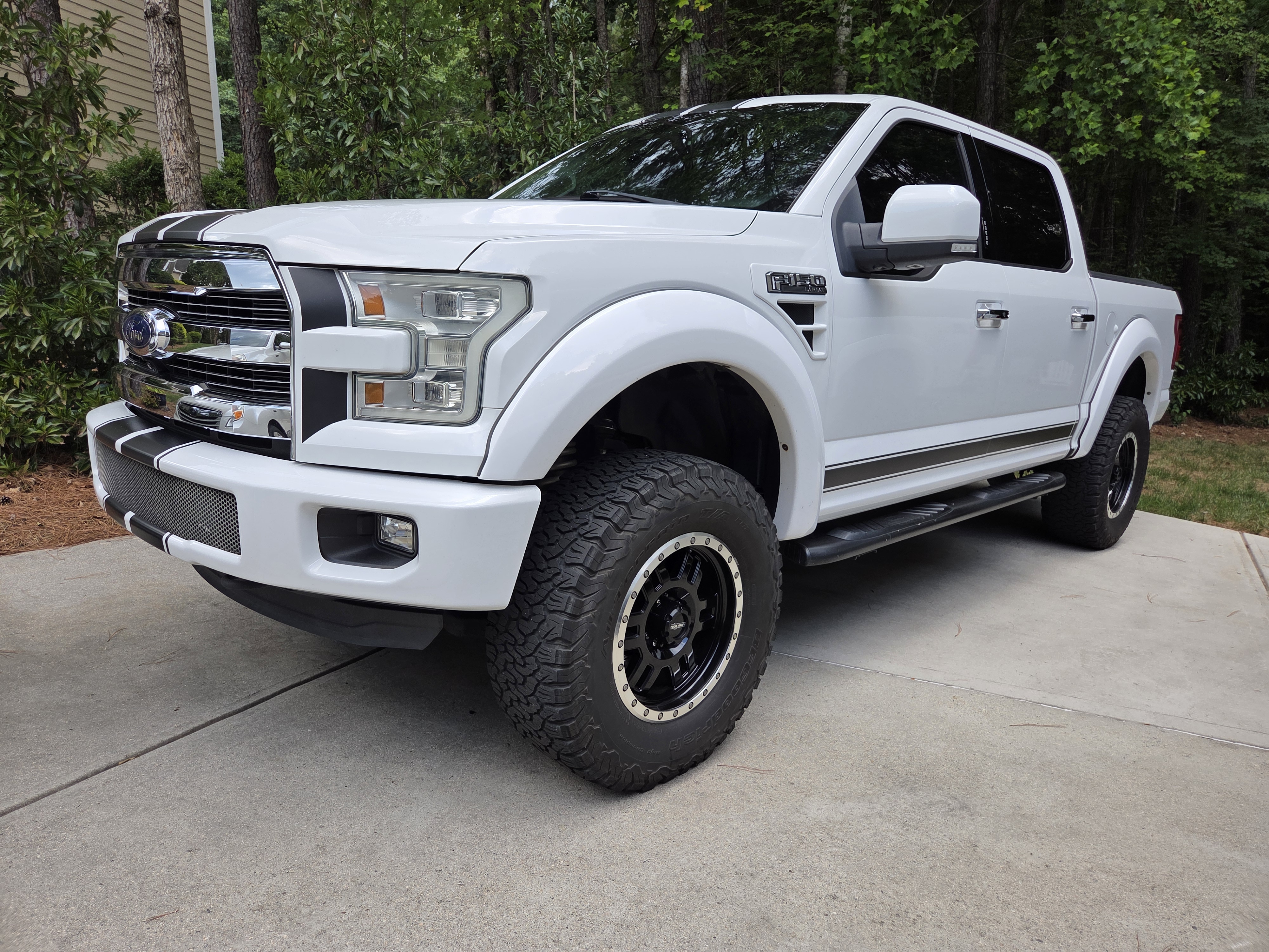 Used 2015 Ford F150 Lariat w/ Equipment Group 502A Luxury AWD/4WD image 5