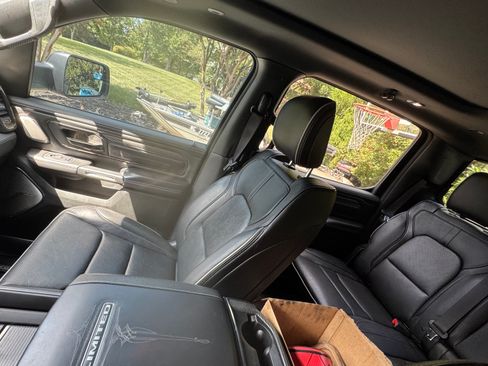 Used 2020 RAM 1500 Limited w/ Black Appearance Package AWD/4WD image 13